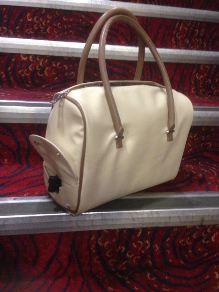 Julia Worsley On Twitter Katerobbins This Is The Handbag I Want Julia Worsley On Twitter Katerobbins This Is The Handbag I Want Wine Tap Hidden Under Side Flap T Co Oevcwyb6a9 Rionaoconnor Sharontonuk