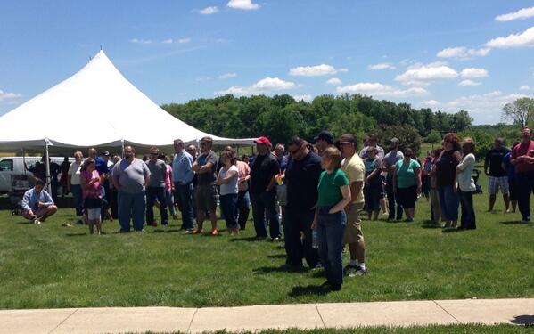 ABBYMCCRARY's tweet photo. The crowd waiting with anticipation to see who wins the giveaways!  #ocupicnic2014 http://t.co/HyaLVgYIq1