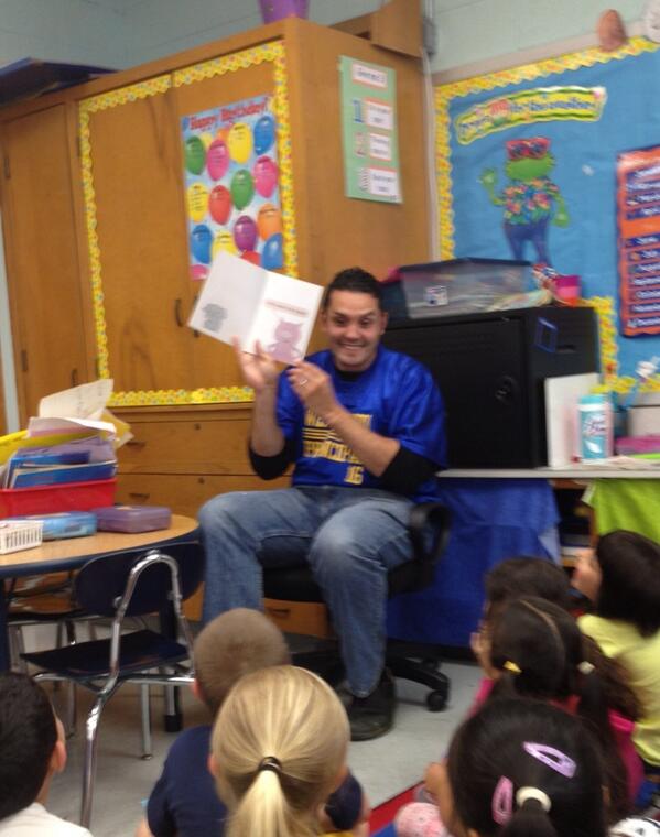 NancyStazzone's tweet photo. Room #2 loved having Mr. Diaz as our Mystery Reader!  He was awesome. 😊. http://t.co/gLaqDlpG4t