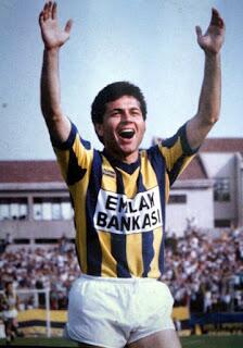 lubeayar's tweet photo. çocuktuk, sana hayrandık.. #AykutKocaman http://t.co/L7XOTXPGTQ
