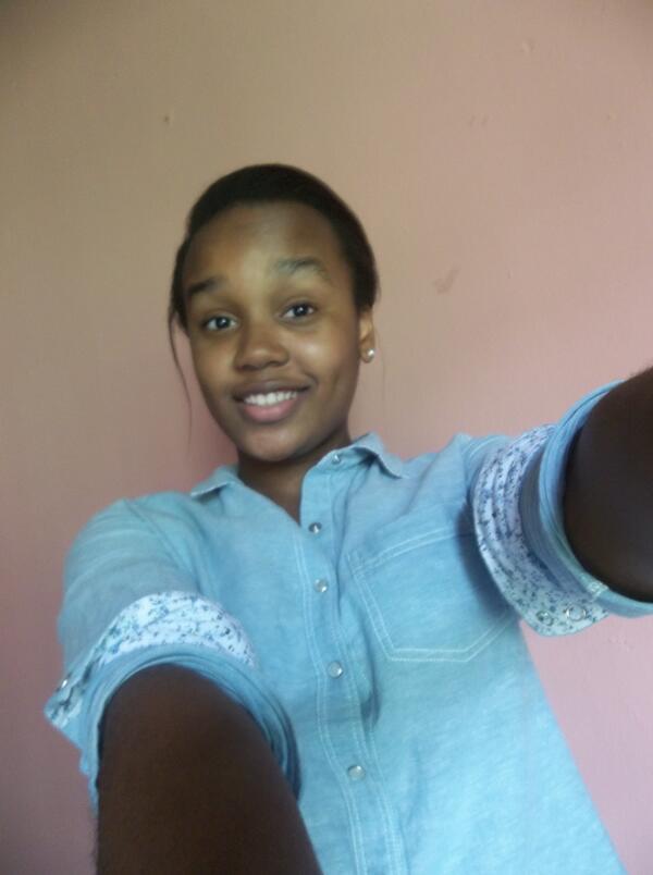 gidi_gurl's tweet photo. @Icecutiee this crazy beyotch....miss u http://t.co/jSlYuUNoui