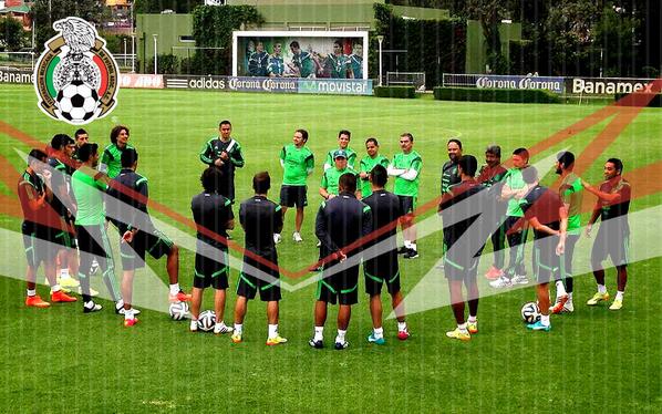 miseleccionmx's tweet photo. #SelecciónBanamex Hace unos instantes comenzó nuestro entrenamiento vespertino. #QuieroCreer http://t.co/mRBsYzyfVs