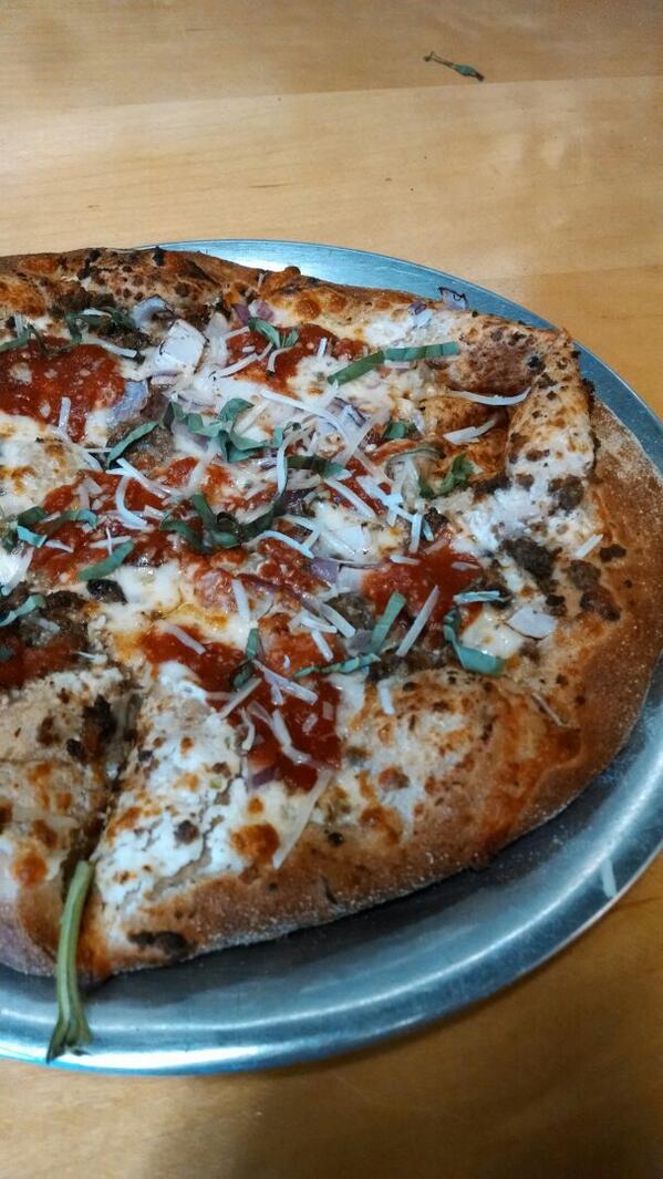 PropTartMN's tweet photo. The anticipation... this is a 'Slap Yo Momma Lasagna' pizza from @PurePizzaCLT. #noms #funtoorder #donteverslapmomma http://t.co/w1H5FA0AAp