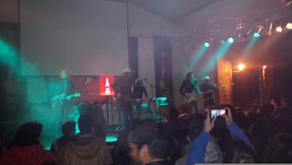 ADRI__RUB's tweet photo. Coronas @festivaldecans #caneando @robytos http://t.co/J7h2awkNEG