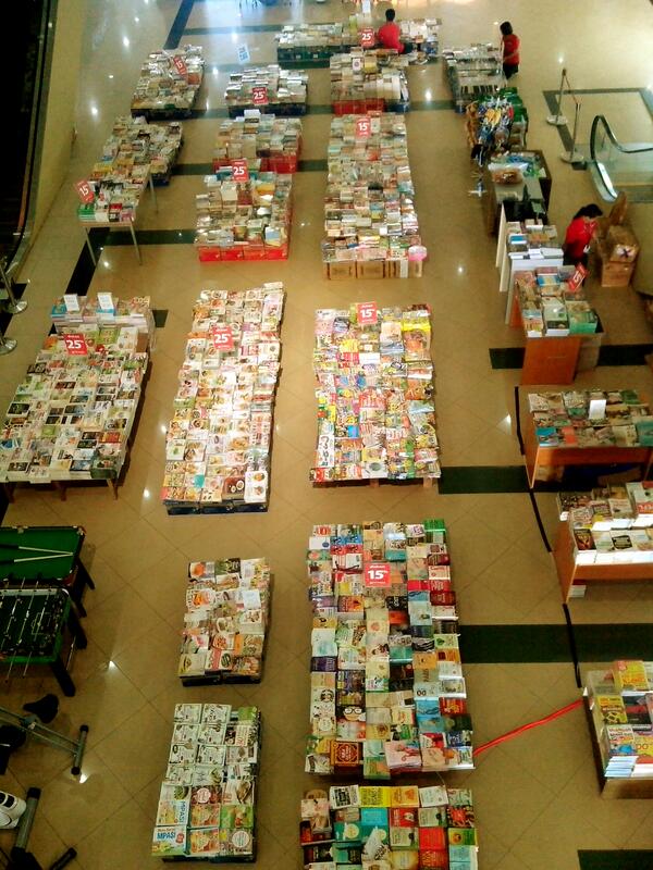 Guys......  Kita sedang pameran lg nih. Come &amp; buy tweeps.  ;p