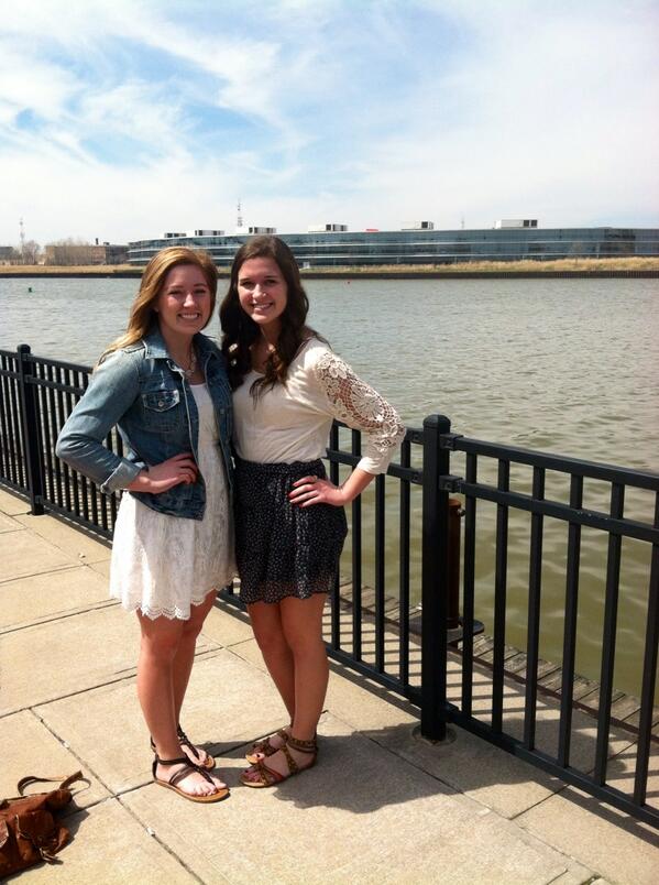 kass_desmond7's tweet photo. HAPPY 19TH BIRTHDAY @kyliedesmond_ 🎂🎉 #bdaybetch http://t.co/xqHZS5BARU