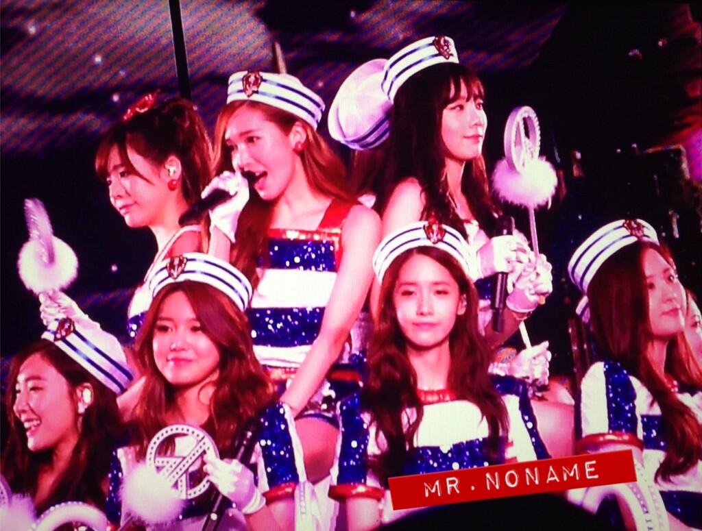 BoX1KyJIEAASp0n.jpg:large