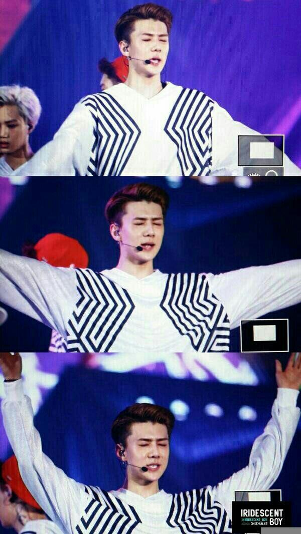 SMENTFamilys's tweet photo. [Preview] #LOSTPLANETinSEOUL - Sehun cr; iridescent boy http://t.co/hpYctrXAEz