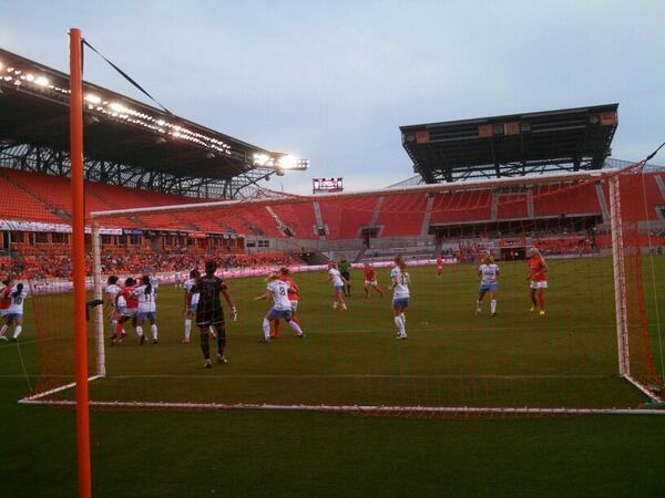 marieeschmidt's tweet photo. Game on! @HoustonDash http://t.co/hiDxyzM1jW