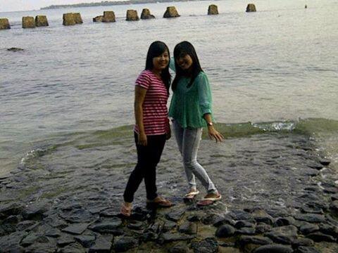 Dhi2Dian's tweet photo. Happy graduation day,gones sayong..congratz n success sis..God bless @AgnesVWPSB http://t.co/XcCkEyruhN