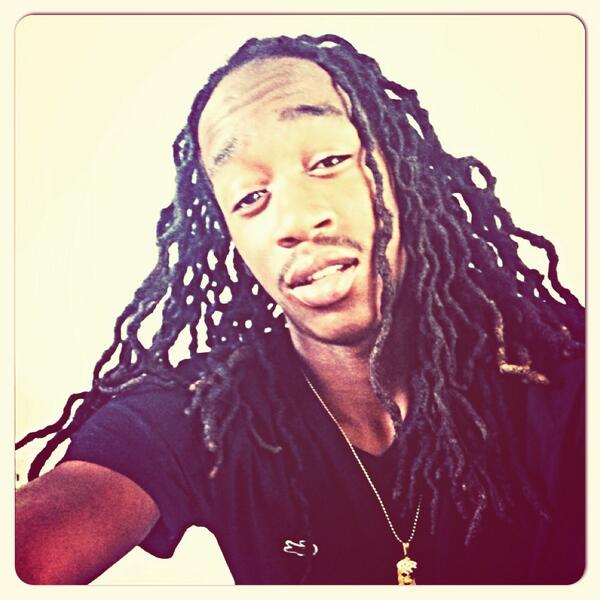 PharoahLotto's tweet photo. Cute niggas just ignore tha bitches👌 #LacosteLotto #Heyzues #CurlyDreadHead http://t.co/4ooXoqH7dV