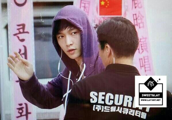 SMENTFamilys's tweet photo. [Preview] 140524 Lay Today cr; sweet&amp;lay http://t.co/c7h3nJvTam