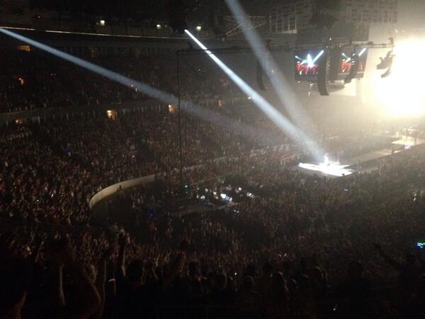 Meta_School's tweet image. Like we said last week, masses of hands raised to Jesus never gets old!  #ycalberta