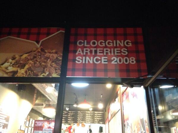 Meeeelan's tweet image. #smokespoutine #mouthgasm