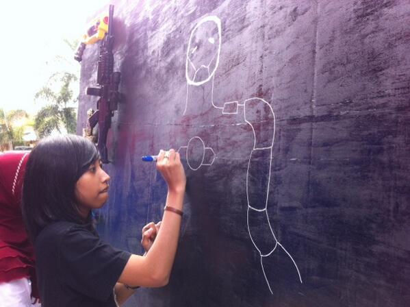 Tinggal beberapa jam lagi dan masih semangat menggambar! Semangattttt! #pensifkunsri2014 <a href="/pormafka2014/">pormafka 2014</a>