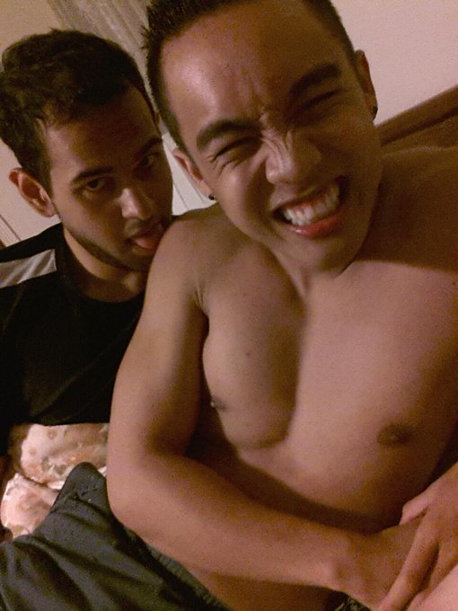 Watch Max Broecker's leaked NSFW photo on TwXstars