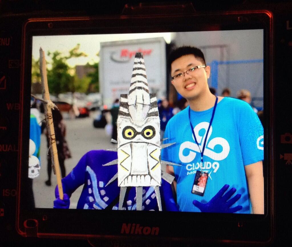 BoY5b4kCMAAHc1-.jpg:large