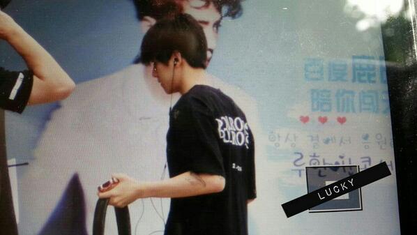 SMENTFamilys's tweet photo. [Preview] 140524 Baekhyun today cr; lucky http://t.co/BVYdKAJQyG