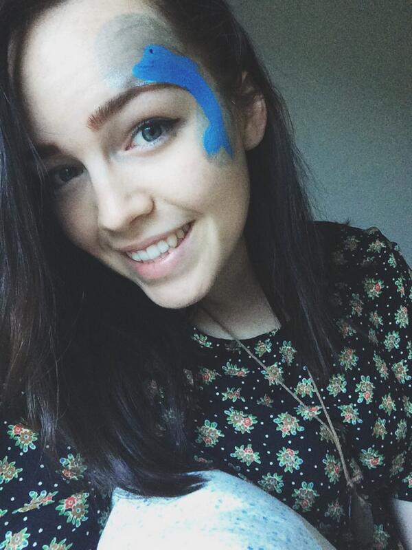 ISF_KidsArmyAUS's tweet photo. Home from the protest but still rocking my dolphin! #TheCove #Blackfish #EmptyTheTanks http://t.co/EU5xpQwE7e