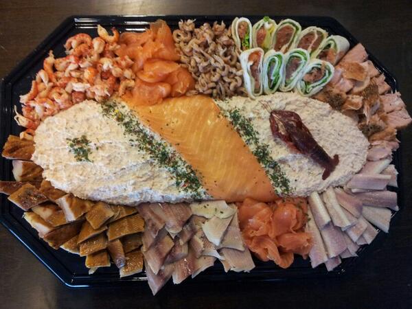 Een vischotel bestellen, even de Urker Vishal bellen! Ons telefoon nummer is: 0341-279696