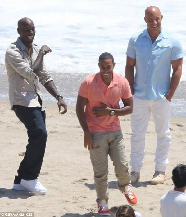 Vin_DieselFans's tweet photo. #vindiesel #tyrese #pw #gibson #jason #statham #jasonstatham http://t.co/pYm61rMEl1