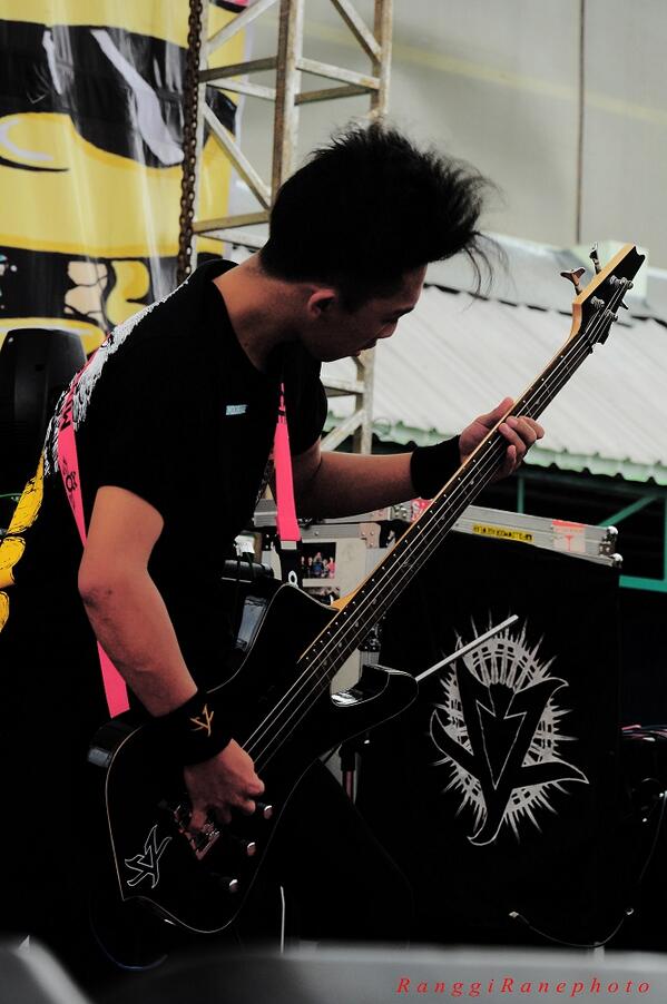 FOUNDERFACT's tweet photo. JUST FOR #HOLYSOUND @HOLYWEARCLOTH @DIEFLOWRECORD @sidjilofficial \mrg/ http://t.co/sMCEsKG297