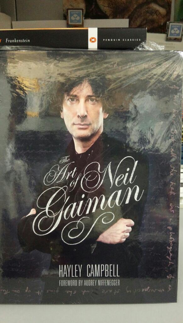紀伊國屋書店 新宿本店 على تويتر 7階アメコミ アメコミ原作者でも有名な作家のneil Gaimanのアートブックが入荷しました ファンタジー色強い彼の頭の中を覗いている気分になれる本 よく読んでみるとsandman以外にもあんなお話やこんなお話の原作も Kf Http T