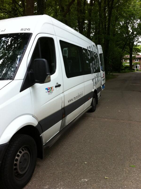StichtingA's tweet photo. De meeste gasten gaan weer naar huis met een taxi van Munckhof. http://t.co/AztnhnTK8B