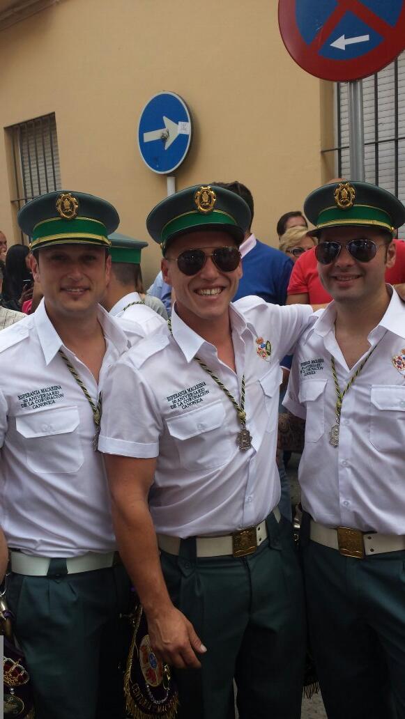 Disfrutando con mi gente de <a href="/BandaCenturia/">Banda Centuria Macarena</a>