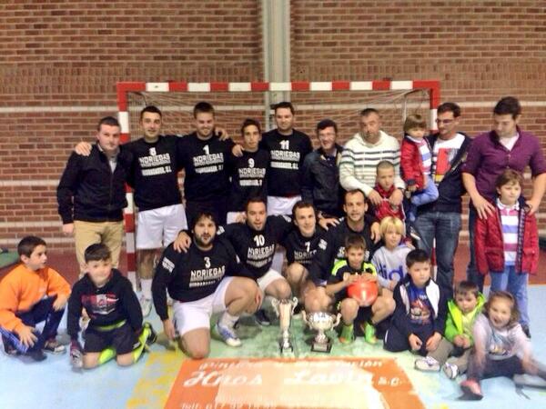 FSPinturasLavin's tweet photo. Una foto mas... http://t.co/6VYyEfAZbT