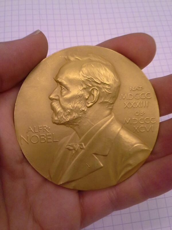 ChemFisch's tweet photo. Holding a real #NobelPrize Medal in my hand...check! http://t.co/A6akglM97x