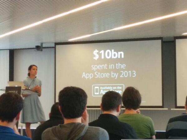 IOkaravasilis's tweet image. @saritarink  presenting &quot;Your app is not your product&quot; #MobileJS