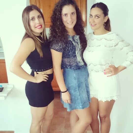 Patrii94GN's tweet photo. Con las mas bonitas! Las puedo querer mas?@Vm_Lucia  @Virtupalmacobos http://t.co/Gbnvjtrlbm
