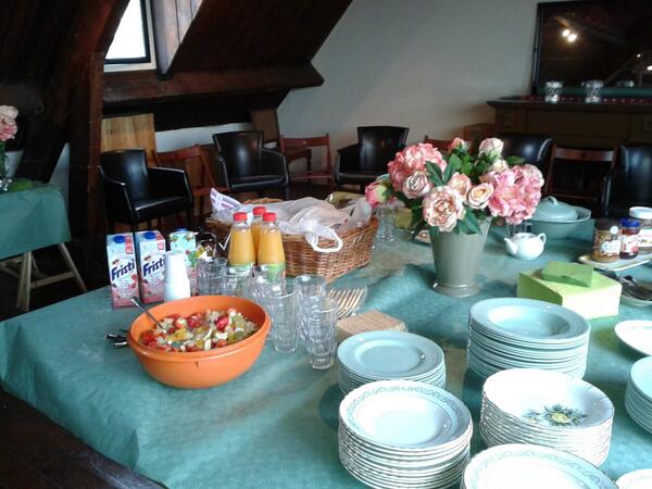 Leuke lunch van <a href="/Presentnl/">Stichting Present</a>. Ook weer bij <a href="/Rozhanitsa00/">BoekhandelRozhanitsa</a>