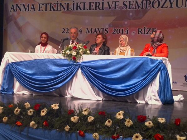 rizetevfikileri's tweet photo. "Bir Muhabbet İnsanı Olarak Tevfik İleri" oturumu devam ediyor. http://t.co/QzZEFkBp6P