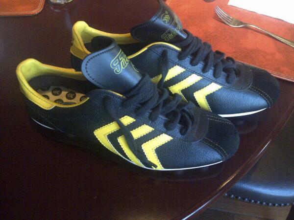 JohnnyNike on Twitter: "@destefanoc te los sacachispas esos marcaron epoca , para pibes cancheritos usa botines fulvencitos, abrazos" / Twitter