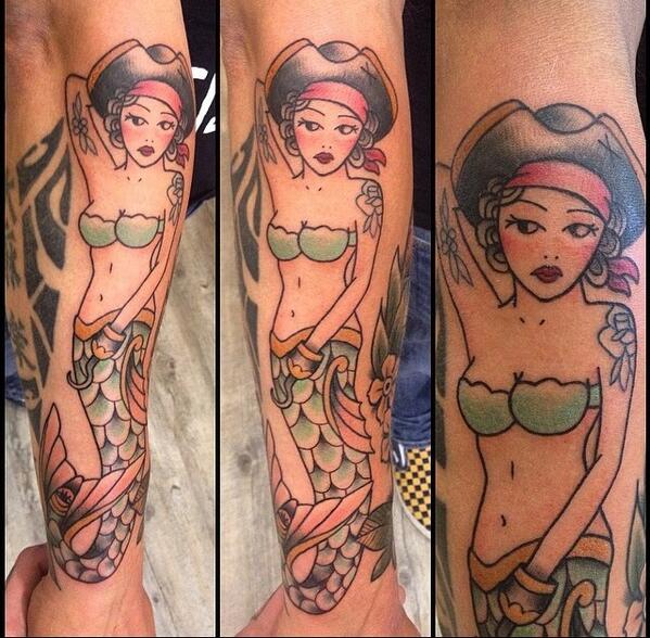 MagnumCircus's tweet photo. Cool little mermaid done by Oli Read. http://t.co/A0I1hwMq9Y