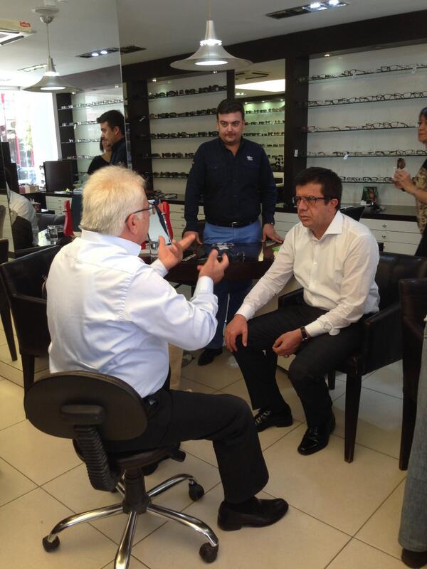 Ekonomi Bakanımız Sn. <a href="/ZeybekciNihat/">Nihat Zeybekci 🇹🇷</a> gözlük tercihini kalitenin adresi Modern Optik  den Yana Kullandı.