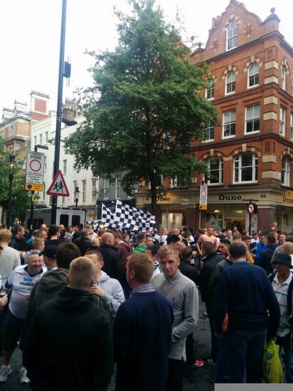 CliCli21's tweet photo. Derby taking over Covent garden!!:-) http://t.co/m5xW8z8uc6