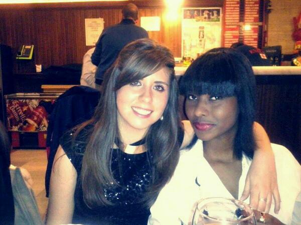 veronica94_sdm's tweet photo. Hoy toca felicitar a mi morenita, mi atrevida! Jajaja Muchisimas felicidades <3 @ziomy24 http://t.co/baeH7Vz7pk