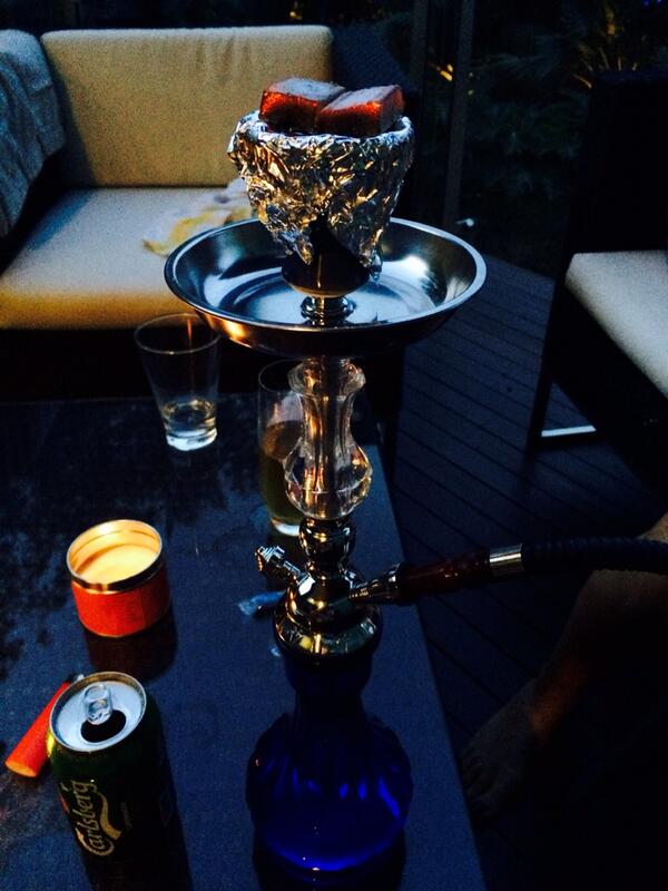 Richard_Bunn's tweet photo. Shisha time #apple @ruperthunter http://t.co/dYefmTiSha