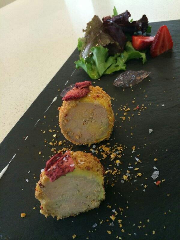Elpecatlavall's tweet photo. Micuit de foie con quicos y cristal de violetas. http://t.co/pjipmq4DFs