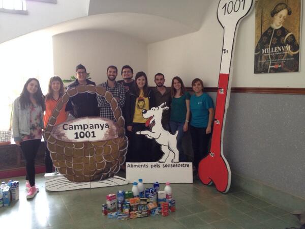 EPClaver's tweet photo. Els caps de Senet'14 tb col.laboren a la Campanya 1001 d @jesuiteslleida Aliments xls sensesostre #ompletdestiu http://t.co/YImBN3rk3Z