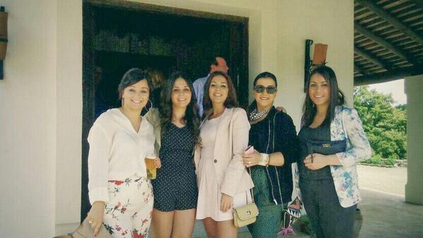 Cristina0028's tweet photo. De comunión! @trianaxoxotron @myriianmartin @MartitaaFdez @Espitonwer http://t.co/S0U4Cp7HNS