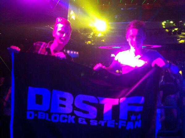 djmisshellen's tweet photo. De winnaars van de @DBSTF vlag @ZaalDijk zijn bekend! Gefeliciteerd! Samen met @HitcHDJ  #SuperSaturday http://t.co/OiIZJY1N4E