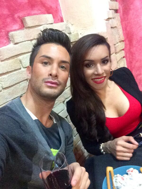 ANDREA_SUAREZ_X's tweet photo. De cenita con la niña guapa!!!! 😛 http://t.co/5WbW5JnyJh