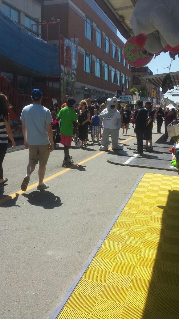 UFFHamilton's tweet photo. Zardox right in the mix @NFSpringlicious #colourembad #FTI2014 #WNTD2014 #CWyouth http://t.co/5vBVBkEMLP