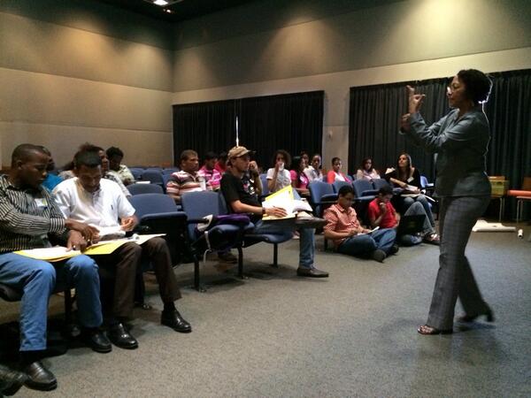 Educaciondigna's tweet photo. @MariaTeresaADP habla sobre marco legal de educación y políticas educativas en RD #cursoincidencia de @CentroBono http://t.co/jJalzbot47