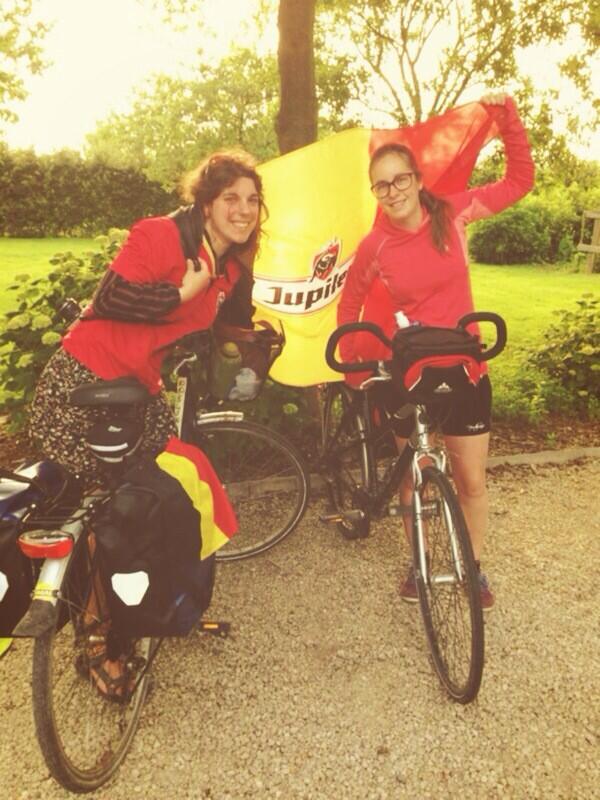 AnkeBoogaerts's tweet photo. @Lieselotte_vl panteruitdaging toch aanvaard obv een schitterende remonte ! See you in DenHaag! #trotsopjou! http://t.co/o5BddnAG9c