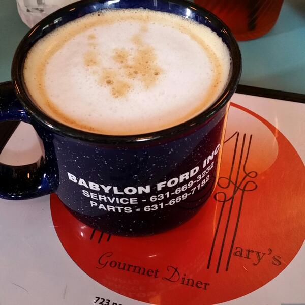 ourstatemag's tweet photo. Chai latte from @MarysDiner. Great start to the day. @VisitWS #WSculinary http://t.co/bPHdDQySq7